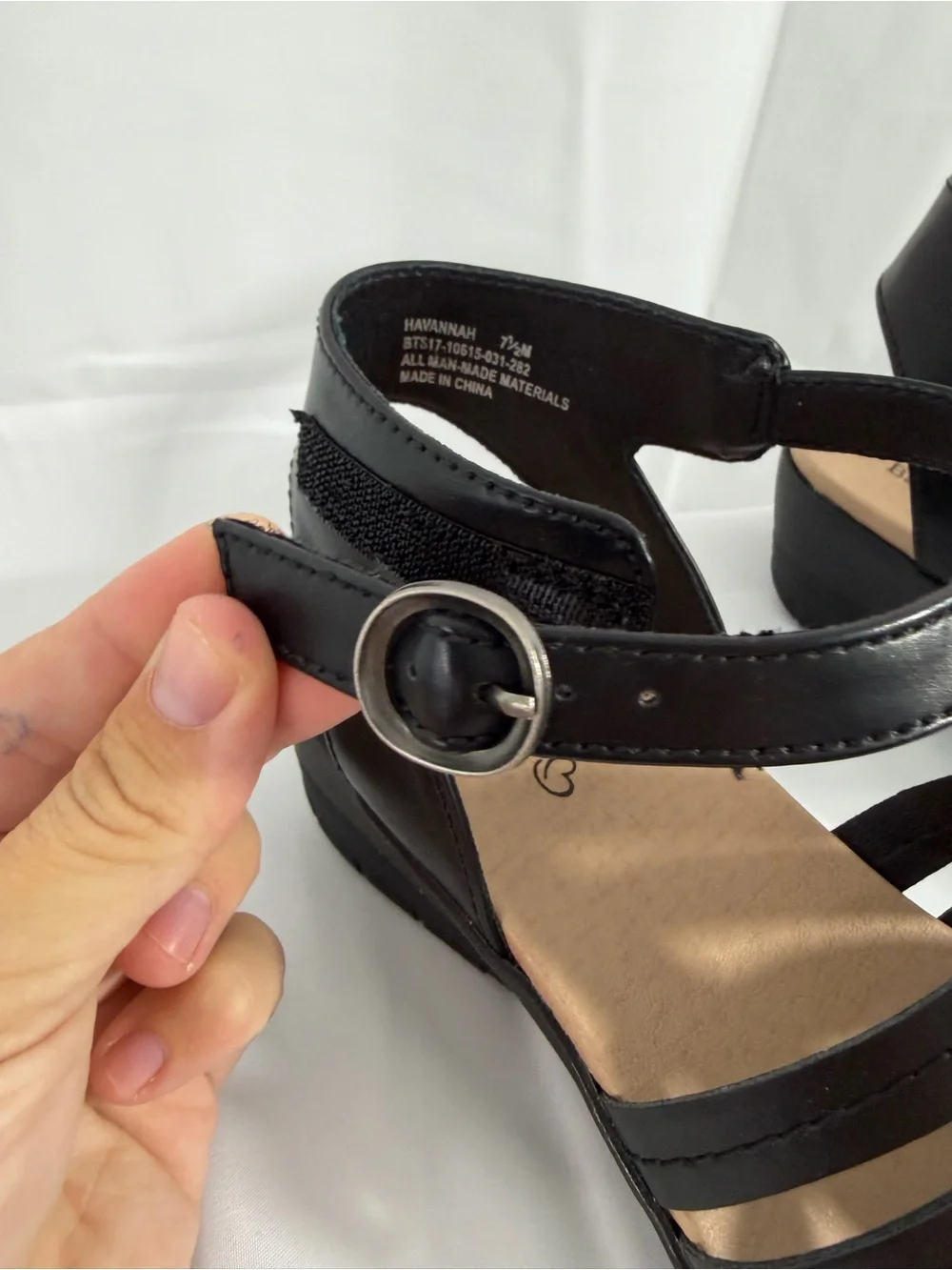 NWT Baretraps Women's Size 7.5 Black Velcro 2 Inch Wedge Sandals - Picture 3 of 7